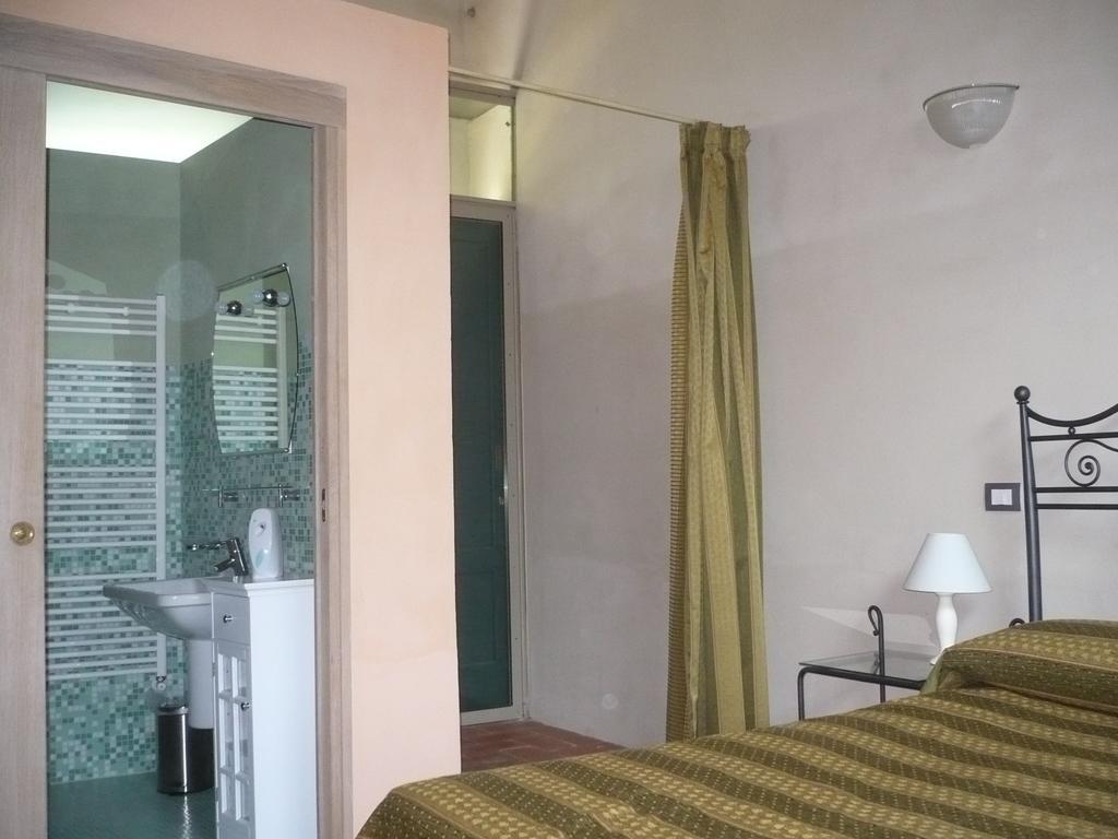 Casa Vacanze "Casale Al Pino" Riparbella Eksteriør bilde