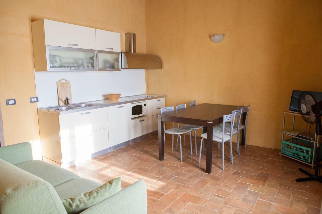 Casa Vacanze "Casale Al Pino" Riparbella Eksteriør bilde